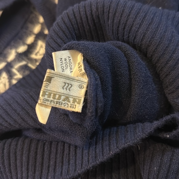VTG 80’s Lianchuan Angora / Wool Sweater Sz 6 Navy - Picture 7 of 11